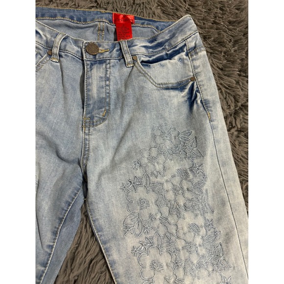 Cristina Women's‎ Floral Embroidered Light Wash Denim Jeans Size 4 - Picture 4 of 6